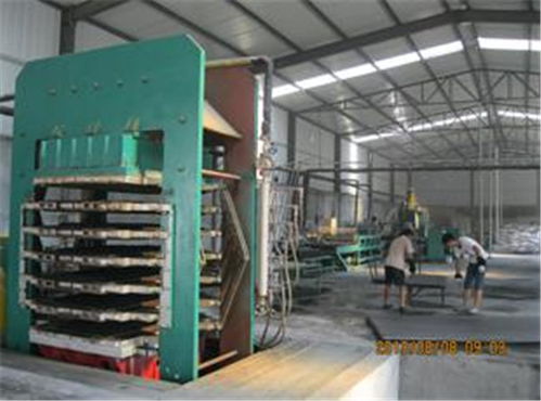 山東超力聚氨酯發(fā)泡生產(chǎn)線報(bào)價(jià)及機(jī)械設(shè)備解析